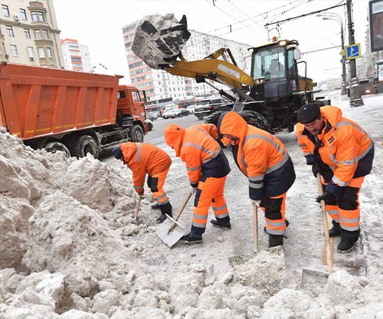 Уборка снега во Всеволжске и  Ленинградской области